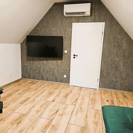 Inselhaus Leipzig Nord - Haus Mit Hof Und Parkplatz *